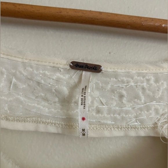 Free people Embellished chest front Long sleeve Keyhole back open knit Size M - Picture 8 of 10